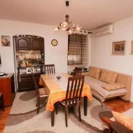 Holiday Home Vesna I Jelka